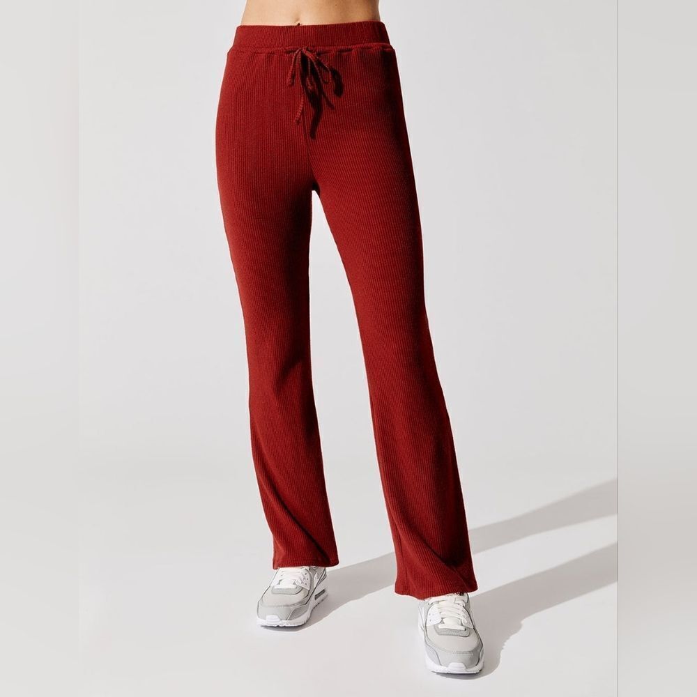 NWT Carbon38 Brushed Ribbed Flare Pants in Rum Wine - Size M